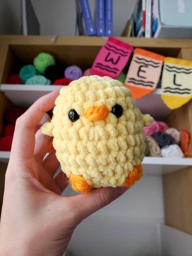 No-Sew Chubby Amigurumi Chick free crochet pattern by Juli Anne