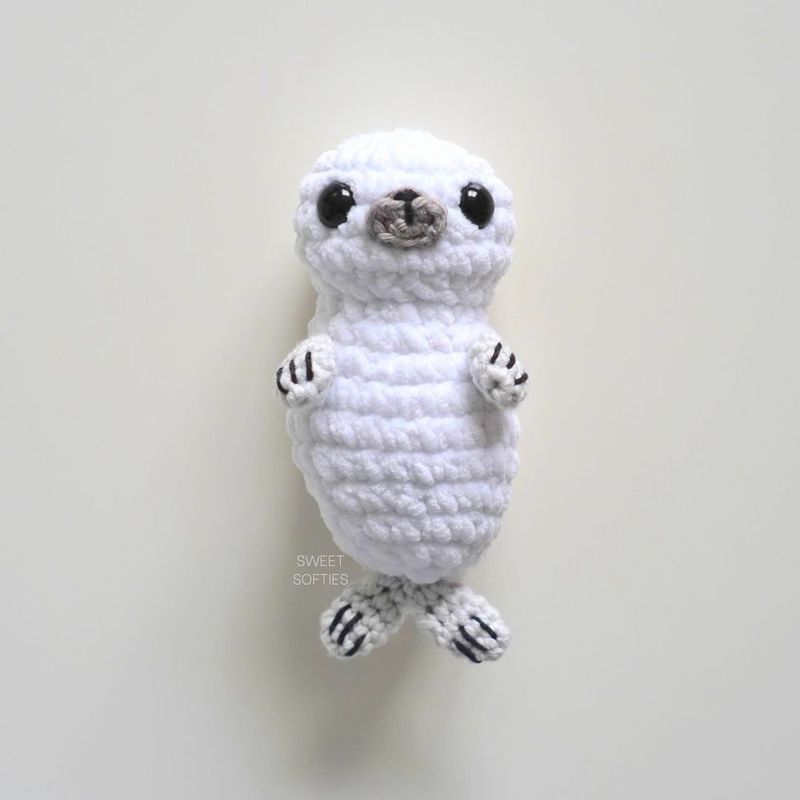 Snowy Seal Pup free crochet pattern by Jade