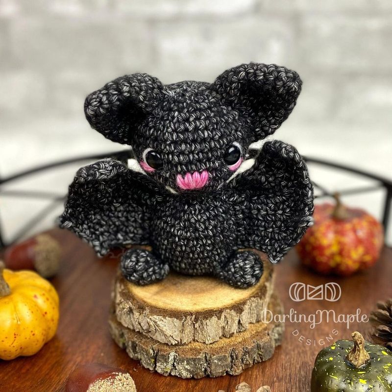 Pocket Pal Bat free crochet pattern by Darling Maple Designs (Sara)
