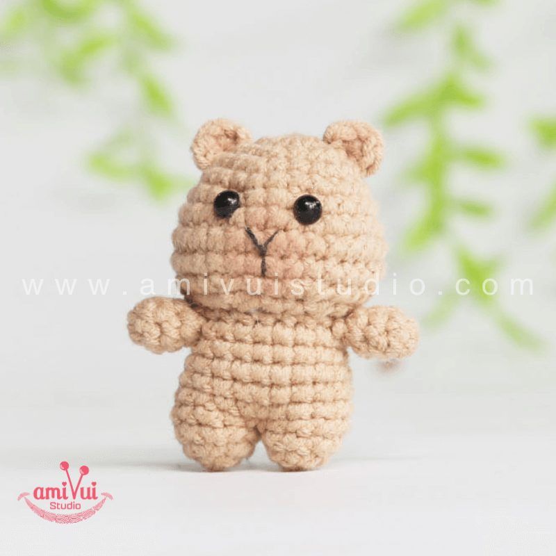 Capybara Keychain by Amivui Studio free crochet pattern by Amivui Studio