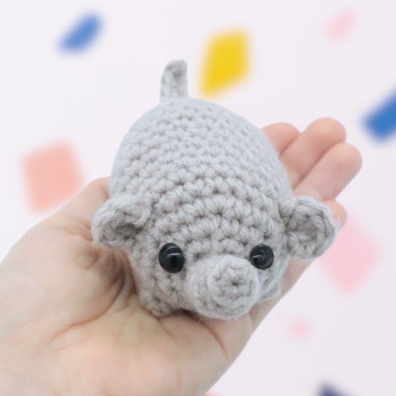 Mini No-Sew Elephant free crochet pattern by StringyDingDing