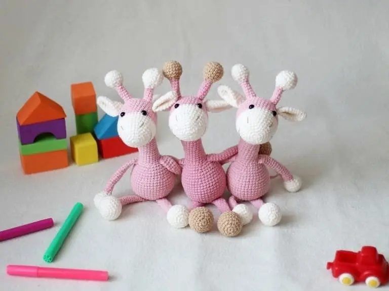 Cute Giraffe free crochet pattern by @mamafufa