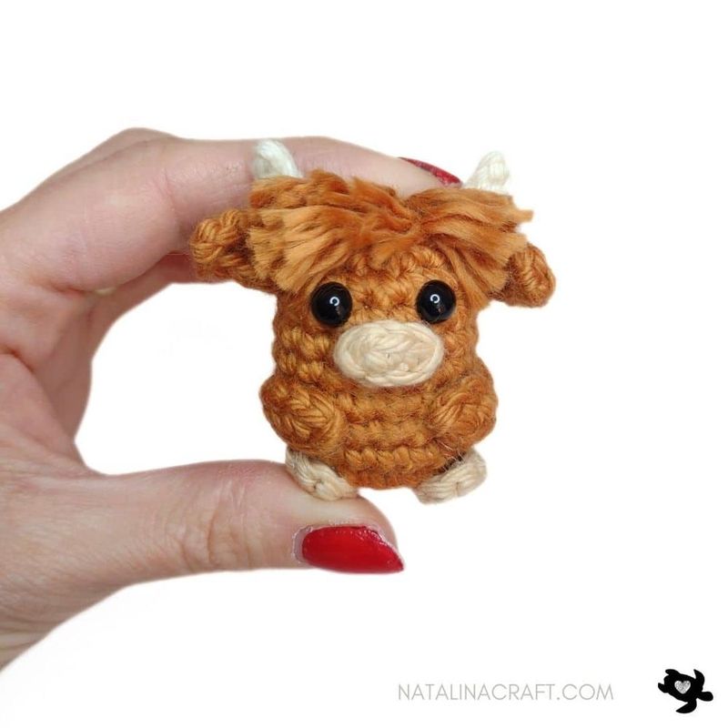 Mini Highland Cow free crochet pattern by Natalina Craft
