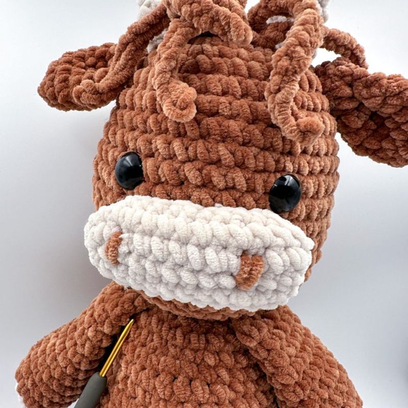 Fergus the Highland Cow free crochet pattern by Yarnhild