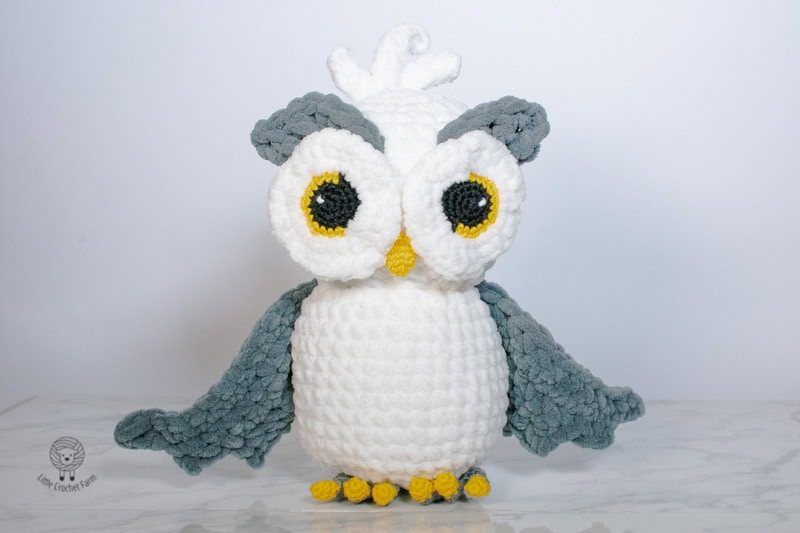 Snowy Owl free crochet pattern by Little Crochet Farm