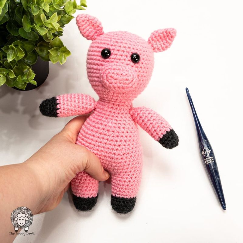 Piggie Smalls free crochet pattern by Ashley Parker