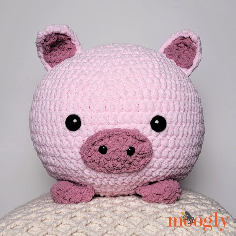 Pig Squish free crochet pattern by Tamara Kelly