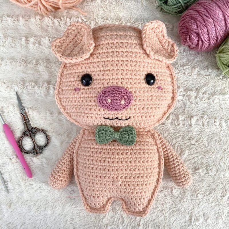 Dapper Piggy free crochet pattern by Jillian Hewitt