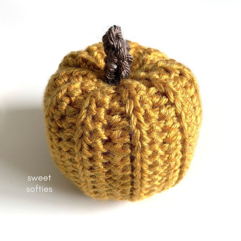 Fall Harvest Pumpkin free crochet pattern by Sweet Softies (Jade)