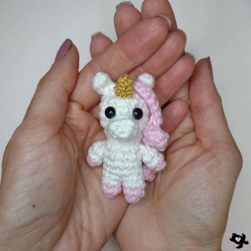 Pocket Unicorn free crochet pattern by Natalina