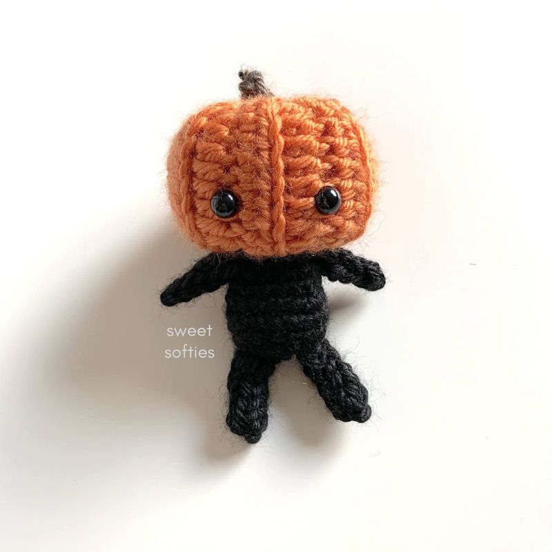 Baby Pumpkin Head free crochet pattern by Sweet Softies (Jade)