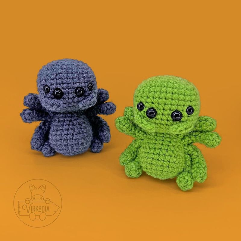 Spider Pocket Pet free crochet pattern by Virkadia (Joey Diehl)