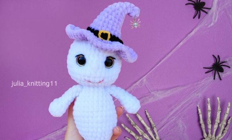 Plush Ghost with Hat free crochet pattern by GorbunovaDolls (Yulia), design by @julia_knitting11